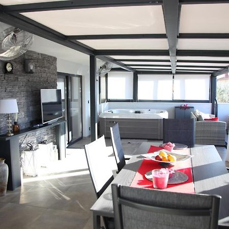 Luxurious Seaview Apartment 希贝尼克 外观 照片