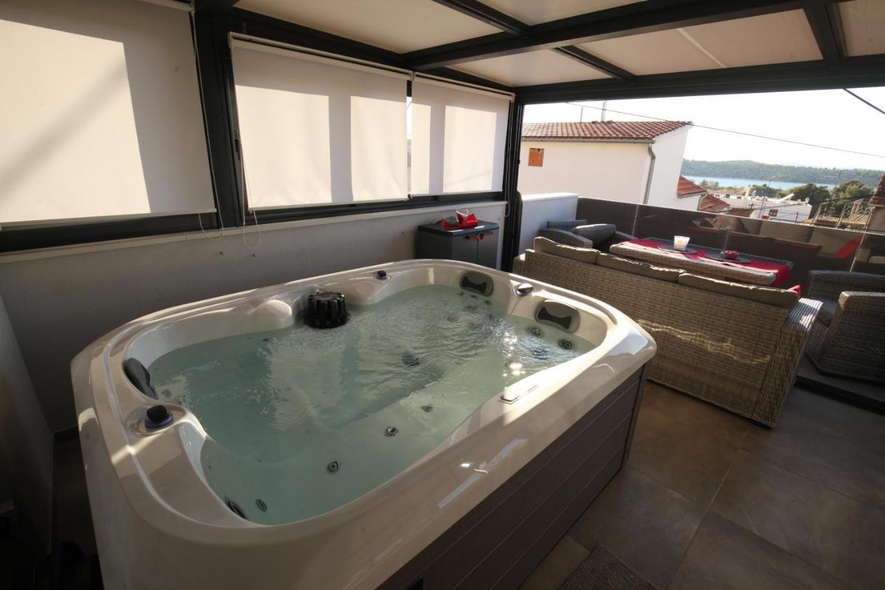Luxurious Seaview Apartment 希贝尼克 外观 照片