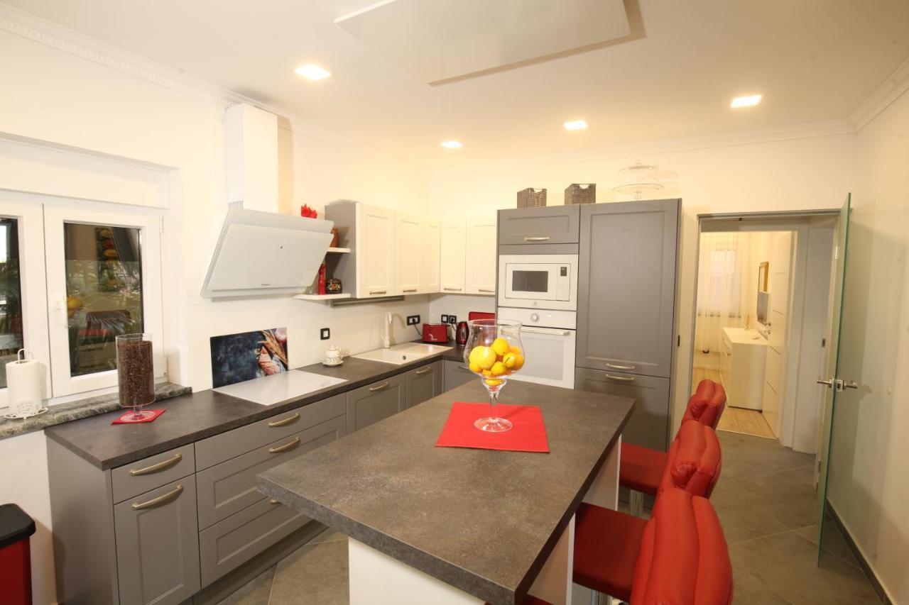 Luxurious Seaview Apartment 希贝尼克 外观 照片