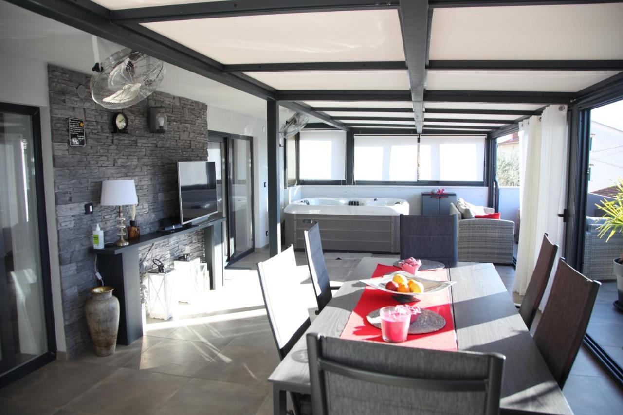 Luxurious Seaview Apartment 希贝尼克 外观 照片