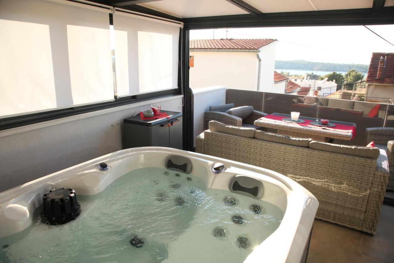 Luxurious Seaview Apartment 希贝尼克 外观 照片
