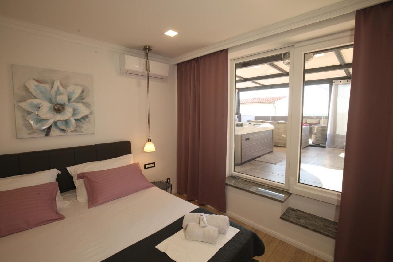 Luxurious Seaview Apartment 希贝尼克 外观 照片